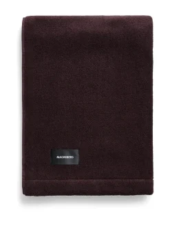 Magniberg Gelato Towel, cherry brown fra> Badeværelsestekstiler