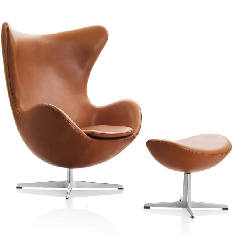 Fritz Hansen Ægget, Sort Essensial læder, uden returdrej inkl. skammel af Arne Jacobsen> Lænestole