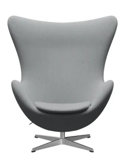 Fritz Hansen Ægget, sort læder/aluminium af Arne Jacobsen><noscript><img width=