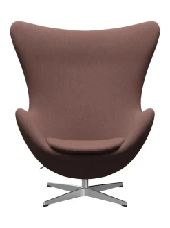 Fritz Hansen Ægget, sort læder/aluminium af Arne Jacobsen><noscript><img width=
