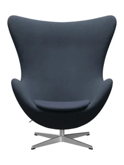 Fritz Hansen Ægget, sort læder/aluminium af Arne Jacobsen><noscript><img width=