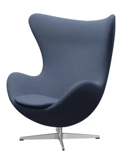 Fritz Hansen Ægget, sort læder/aluminium af Arne Jacobsen><noscript><img width=