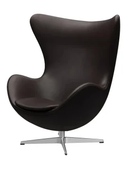 Fritz Hansen Ægget, sort læder/aluminium af Arne Jacobsen><noscript><img width=