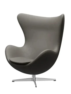 Fritz Hansen Ægget, sort læder/aluminium af Arne Jacobsen><noscript><img width=