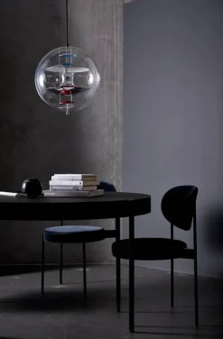 Verpan Globe, Brass Finish pendel Ø40 af Verner Panton><noscript><img width=