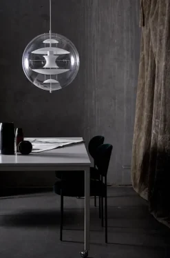 Verpan Globe, Brass Finish pendel Ø40 af Verner Panton><noscript><img width=