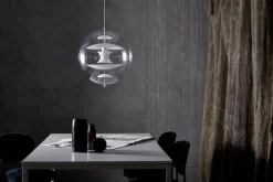 Verpan Globe, Brass Finish pendel Ø40 af Verner Panton><noscript><img width=