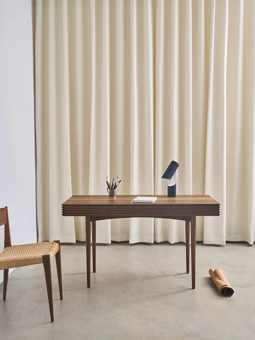 DK3 Groove Desk fra> Skriveborde
