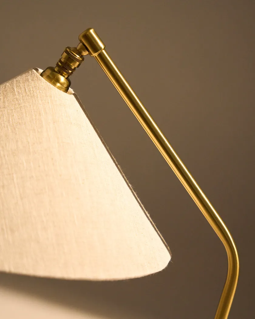 GUBI Gräshoppa bordlampe fra> Spots