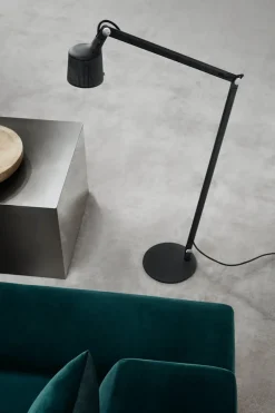 Vipp Gulvlampe fra><noscript><img width=
