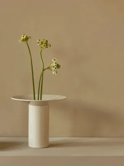 Audo Copenhagen Hana Vase, H14,5 cm i Ochre fra><noscript><img width=