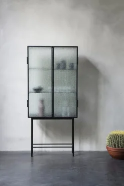 Ferm Living Haze Vitrineskab fra> Vitrineskabe