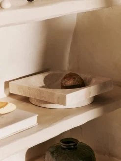 Ferm Living Hew low centrepiece, travertin fra> Gaver Til Hende