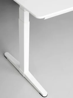 Montana HiLow3 skrivebord fra><noscript><img width=