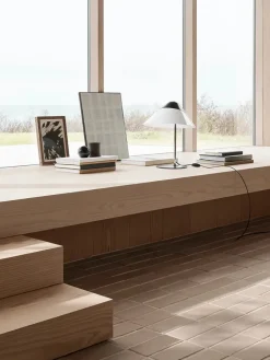Carl Hansen & Søn HJW02 Opala Bordlampe af Hans J. Wegner><noscript><img width=