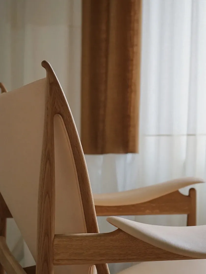 House of Finn Juhl Høvdingestol, eg klar olie af Finn Juhl> Lænestole