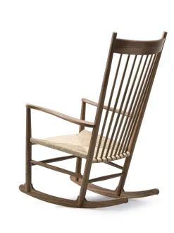 Fredericia Furniture J16 Gyngestol, valnød af Hans J. Wegner><noscript><img width=