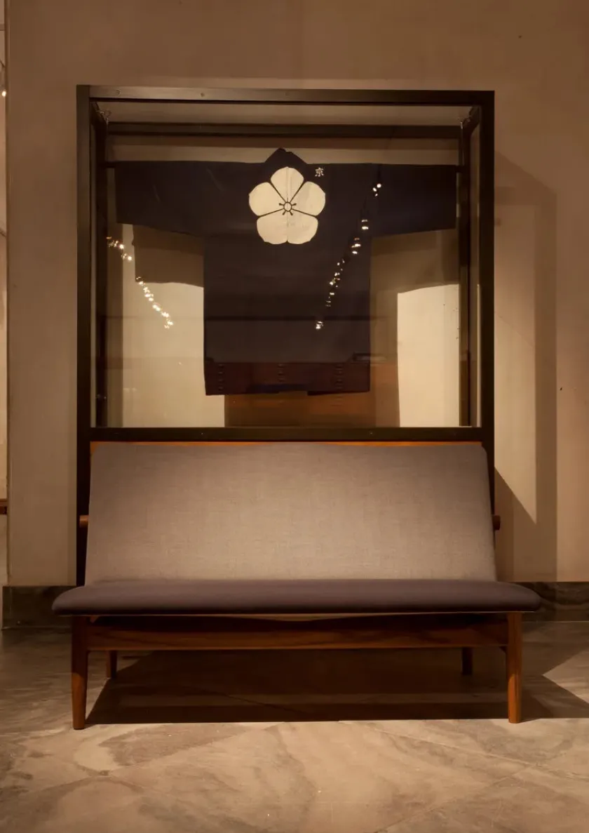 House of Finn Juhl Japan 2 pers. sofa, valnød af Finn Juhl> Sofaer