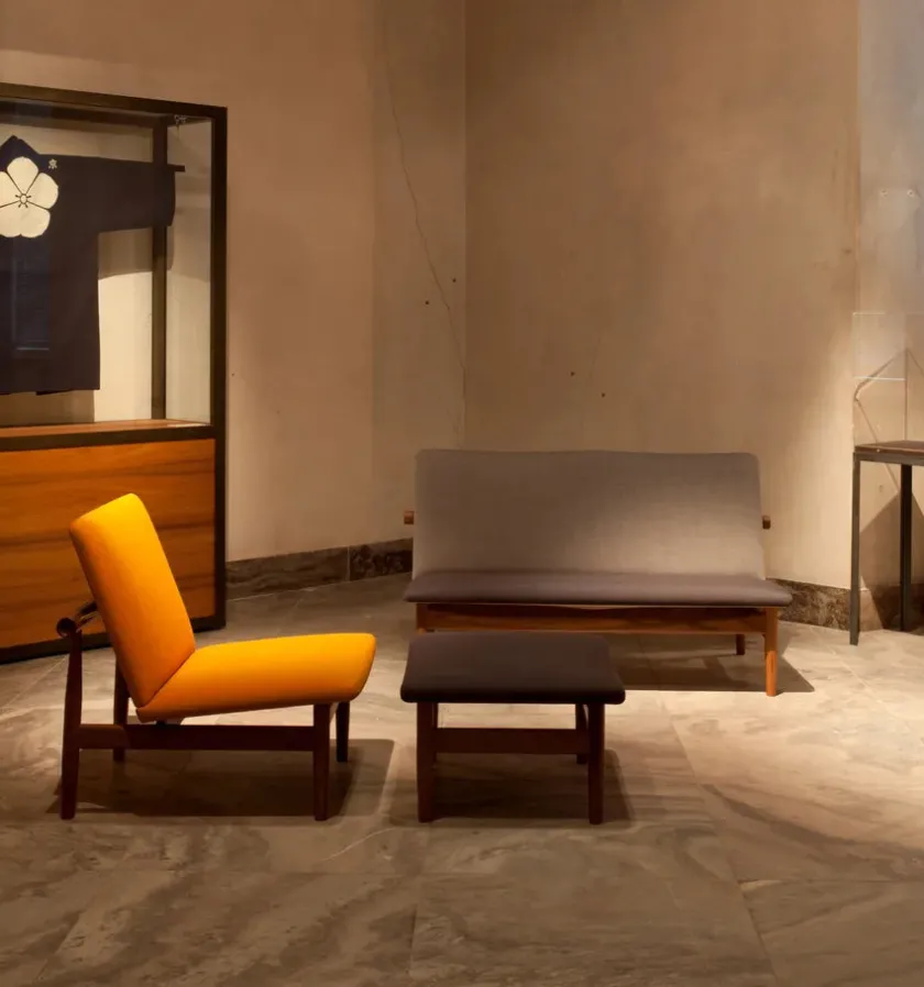 House of Finn Juhl Japan 2 pers. sofa, valnød af Finn Juhl> Sofaer