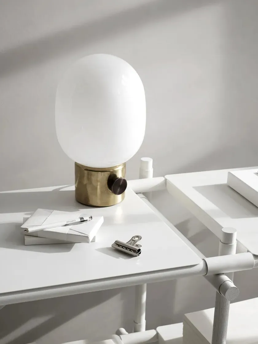 Audo Copenhagen JWDA Table Lamp, red travertine stone fra> Spots