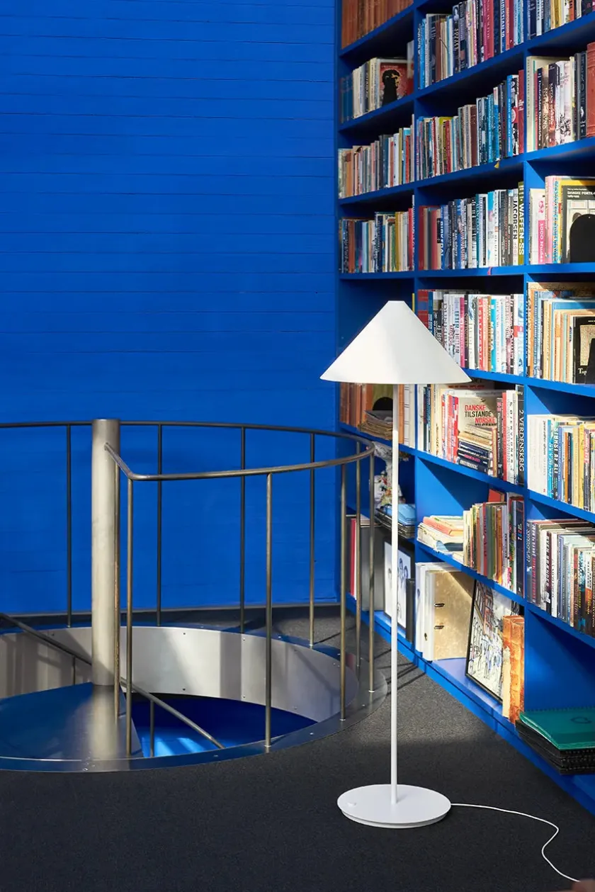 Louis Poulsen Keglen Gulvlampe fra> Gulvlamper|Spots