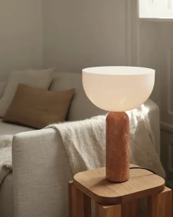 New Works Kizu Bordlampe Large, Breccia Pernice fra> Spots