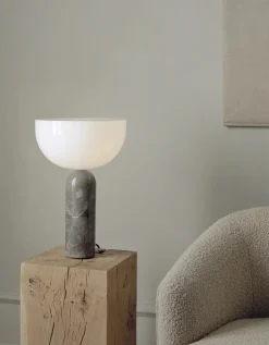 New Works Kizu Bordlampe Large, White Marble fra><noscript><img width=