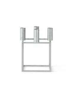 Audo Copenhagen Kubus 4 Lysestage, bruneret kobber fra><noscript><img width=