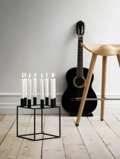 Audo Copenhagen Kubus 8 Lysestage, sort fra><noscript><img width=