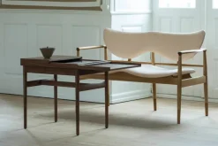 House of Finn Juhl Kunstsamlerens Bord af Finn Juhl><noscript><img width=