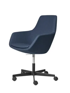 Fritz Hansen Lille Giraf Kontorstol af Arne Jacobsen><noscript><img width=