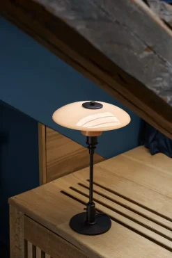 Louis Poulsen Limited Edition 2025 PH 3/2 Bordlampe fra><noscript><img width=