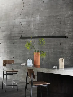 Muuto Linear Pendant Lamp 87,2 cm, grey fra><noscript><img width=
