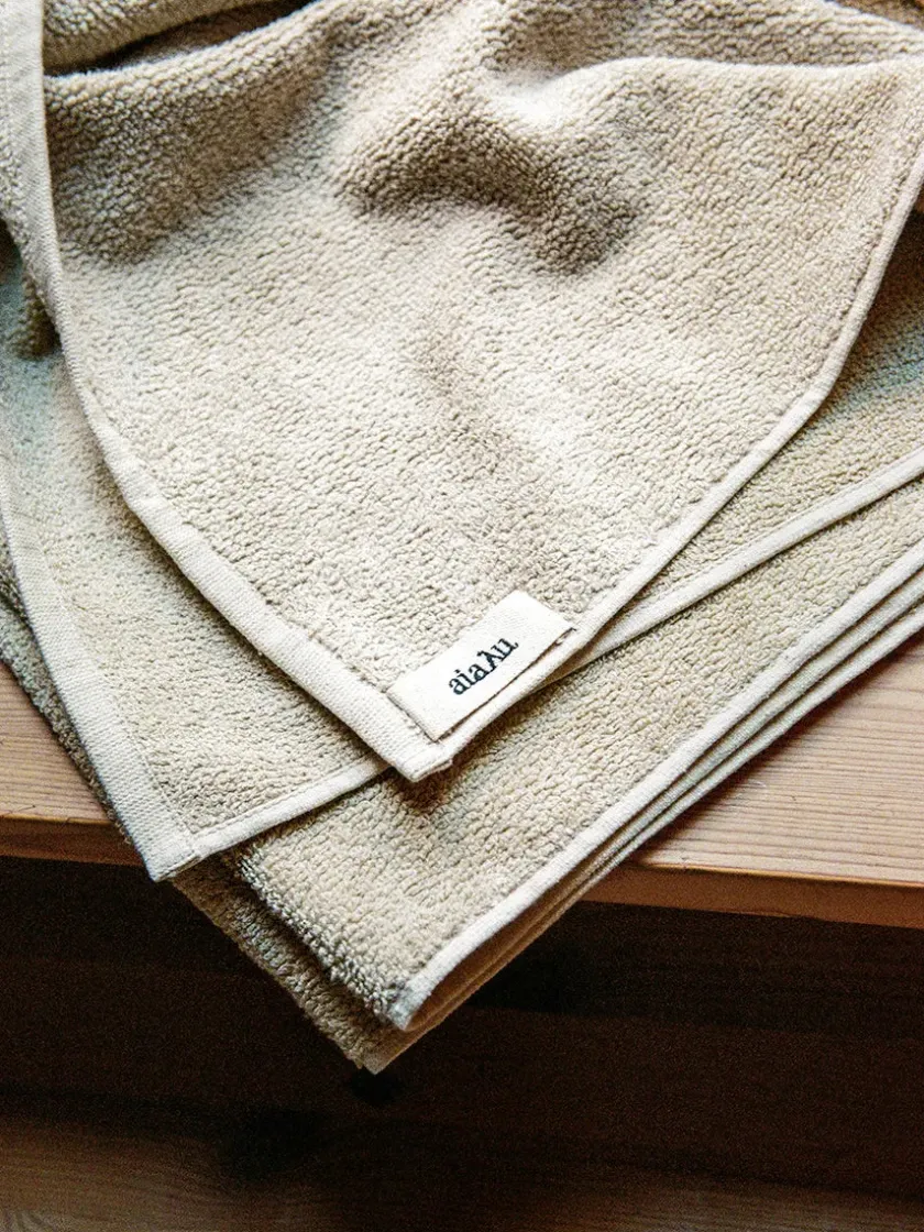 Aiayu Linen Bath Towel, 70 x 140 cm fra> Badeværelsestekstiler