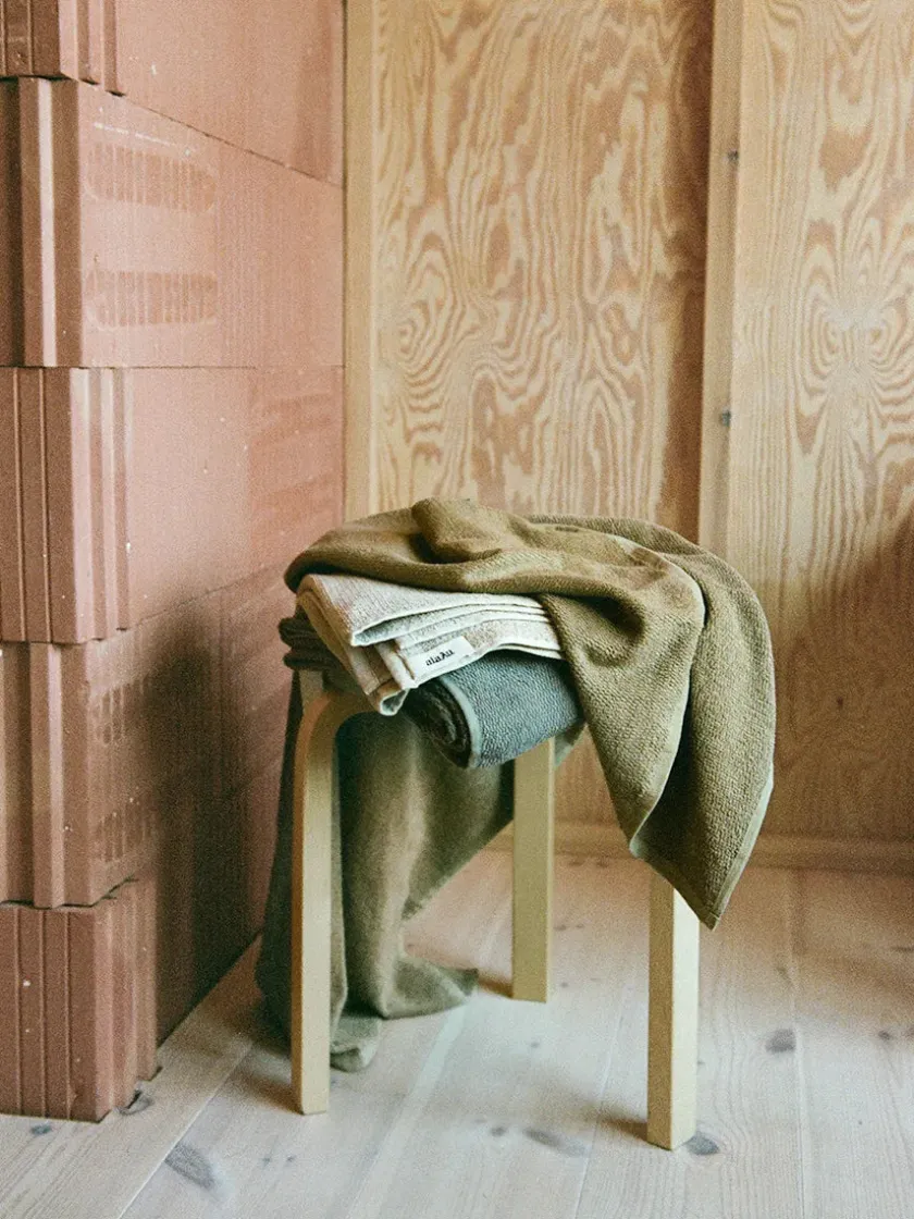 Aiayu Linen Hand Towel, 50 x 90 cm fra> Badeværelsestekstiler