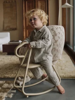 Ferm Living Lussi Rocking Horse – skulpturel gyngehest fra><noscript><img width=