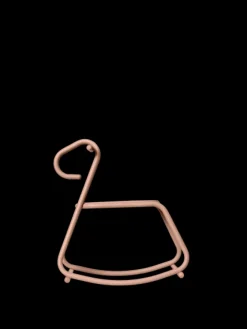 Ferm Living Lussi Rocking Horse – skulpturel gyngehest fra><noscript><img width=