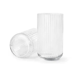 Lyngby Porcelæn Lyngbyvasen i lilla, H20,5 cm fra><noscript><img width=