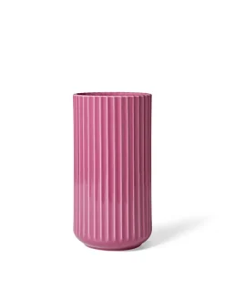Lyngby Porcelæn Lyngbyvasen i rød, H15,5 cm fra><noscript><img width=