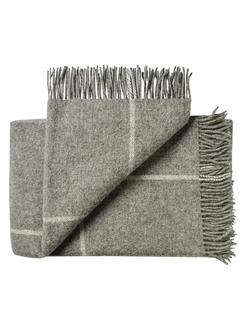 Silkeborg Uldspinderi Mandø Plaid, medium grey fra> Puder Og Plaider