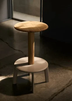 &Tradition Massif AV39 Counter Stool fra><noscript><img width=