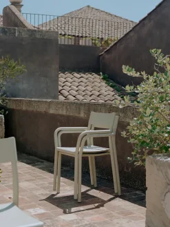 New Works May Armchair, dark green fra><noscript><img width=
