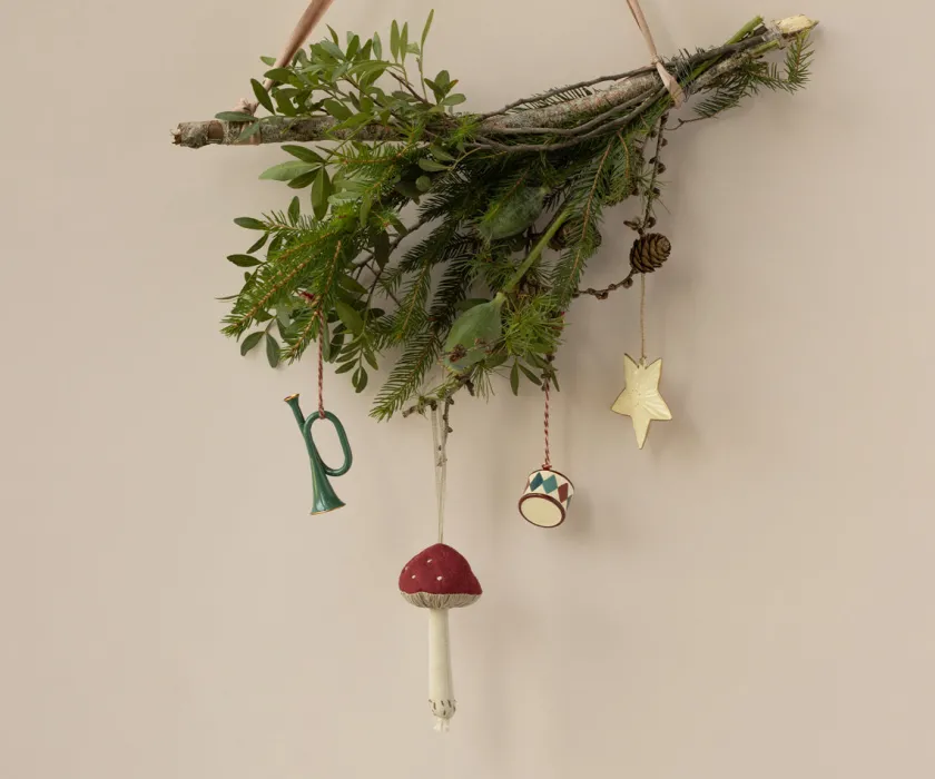 Maileg Metal ornament, Nisse med Stearinlys fra> Nisser|Juletræspynt