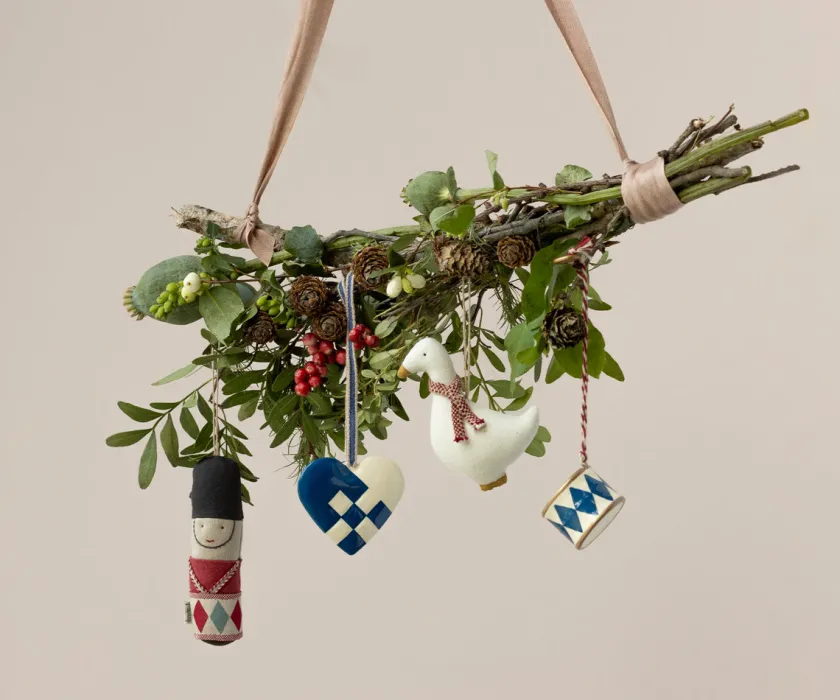 Maileg Metal ornament, Nisse med Stearinlys fra> Nisser|Juletræspynt
