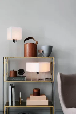 Fritz Hansen Miniature Svanen af Arne Jacobsen><noscript><img width=