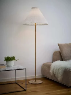 Le Klint Model 328 Gulvlampe, eg fra> Gulvlamper|Spots