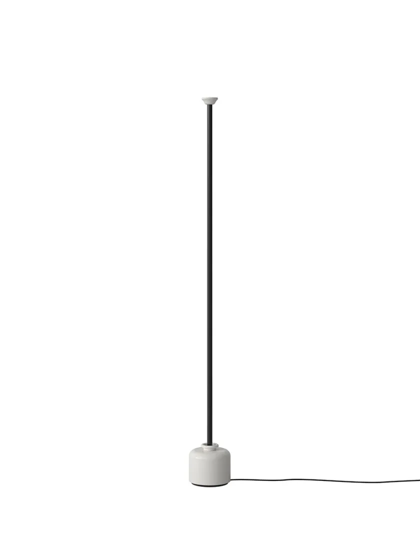Astep Model 1095 Gulvlampe fra> Gulvlamper|Spots