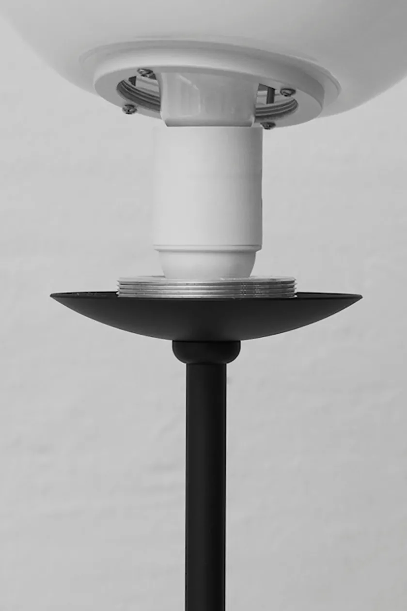 Astep Model 1081 Gulvlampe fra> Gulvlamper|Spots