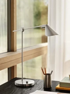 Fritz Hansen MS021 Bordlampe, stål fra> Skrivebordslamper|Spots