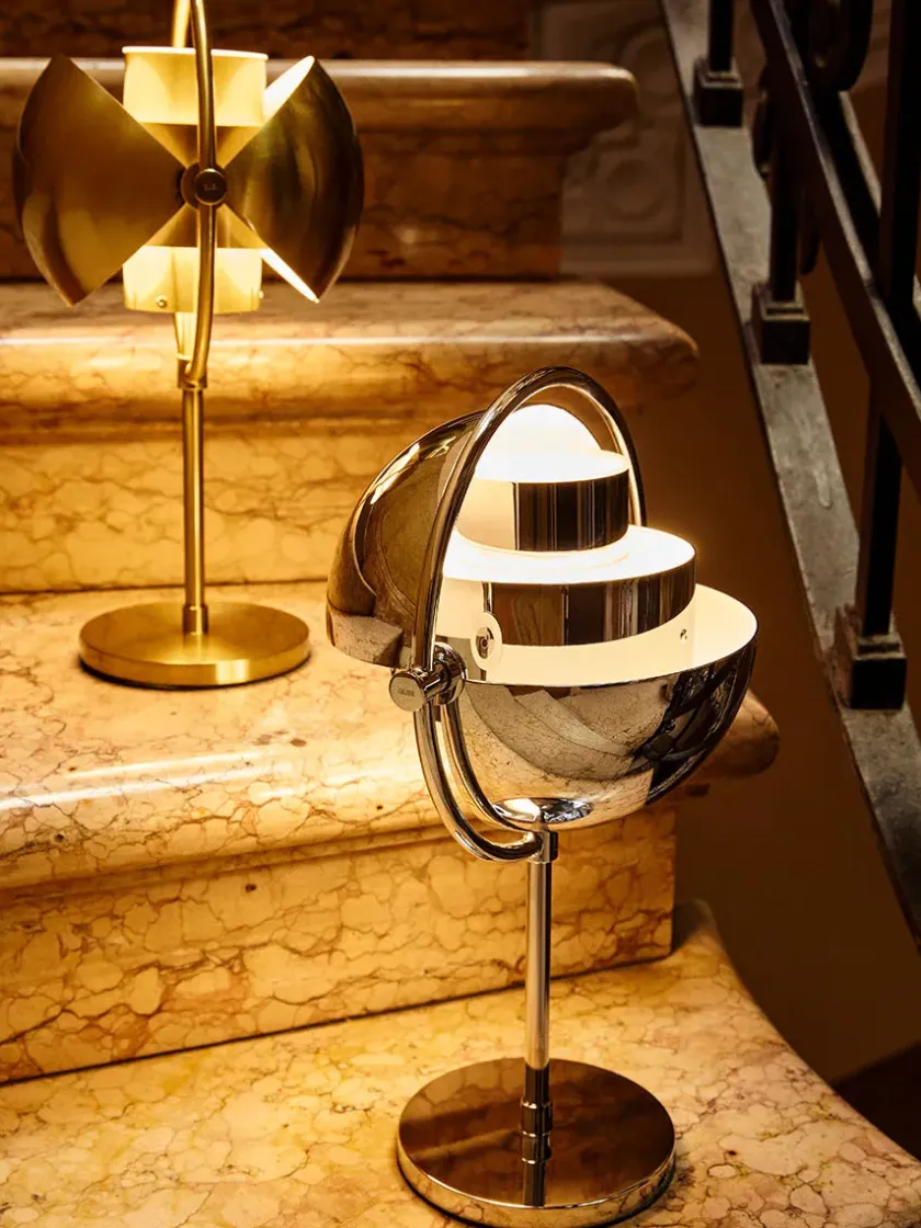 GUBI Multi-Lite Portable Bordlampe, krom/hvid fra> Portable Lamper|Spots